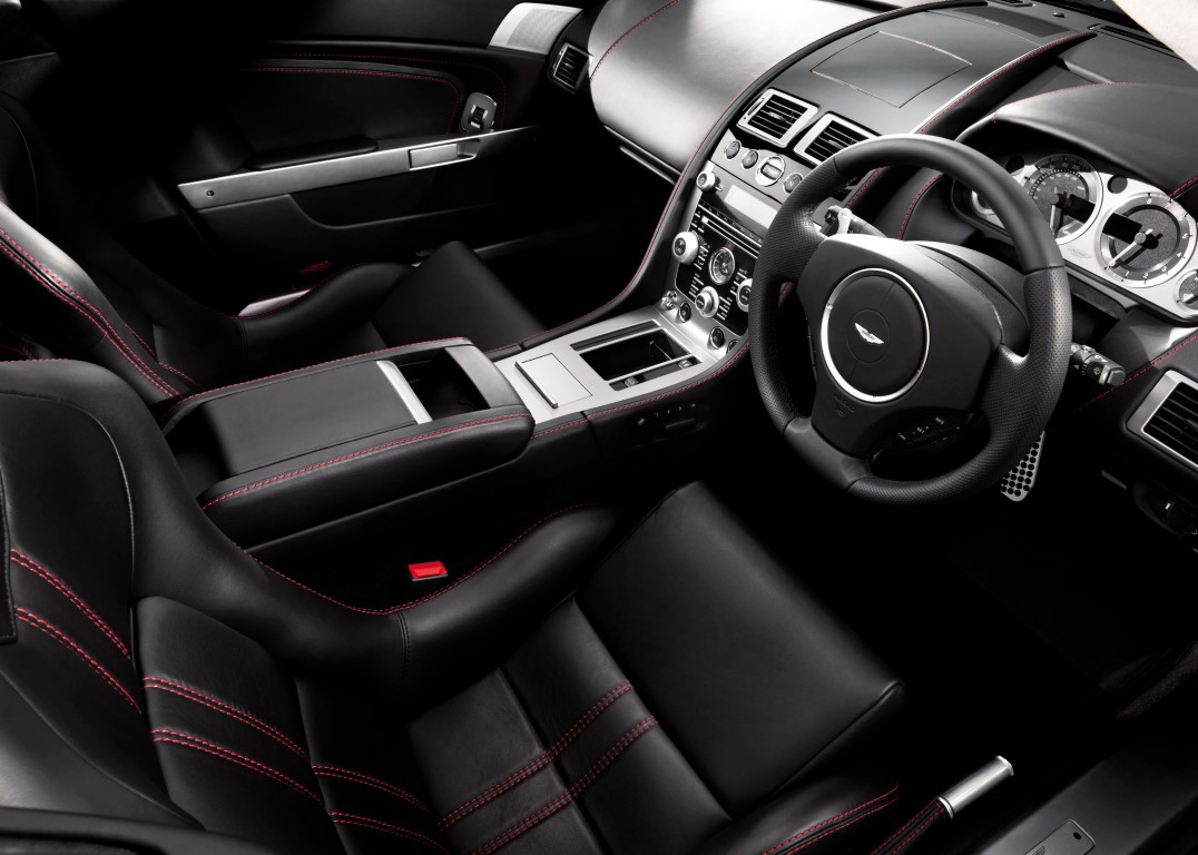 Aston Martin Vantage Roadster V8 Vantage Roadster (Automatic)